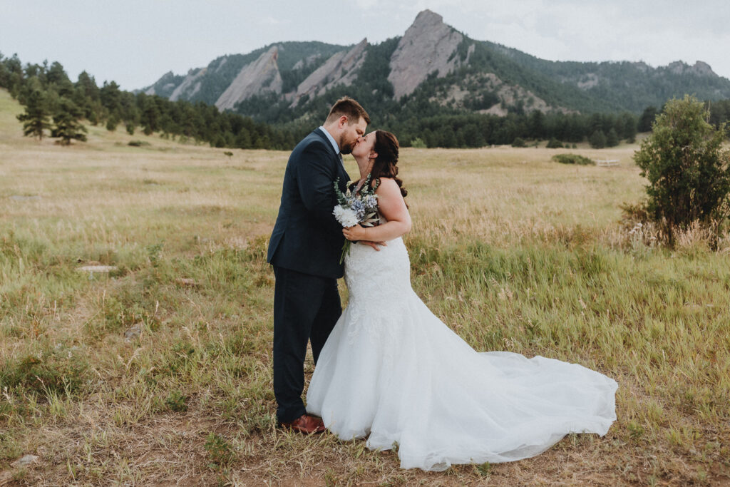 A couple kissing at Chautauqua Park in Boulder, Colorado