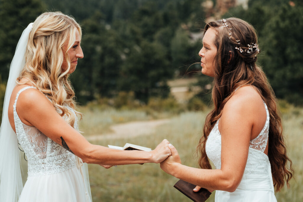 Couple exchanging their vows in Estes Park, Colorado